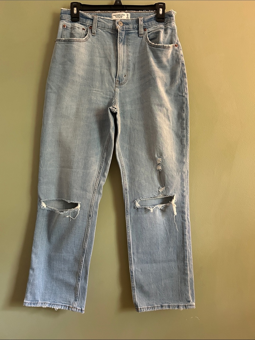 Abercrombie & Fitch Curve Love Light Blue Straight-Leg Distressed Jeans Size 6